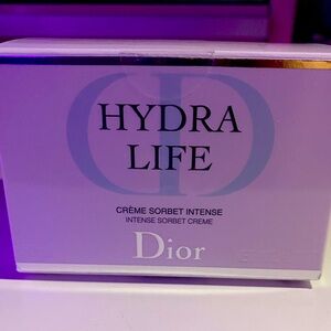 DIOR hydra-life moisturizing crème.